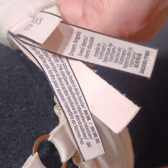 Victoria Secret Bra 36DDD - Picture 5 of 6